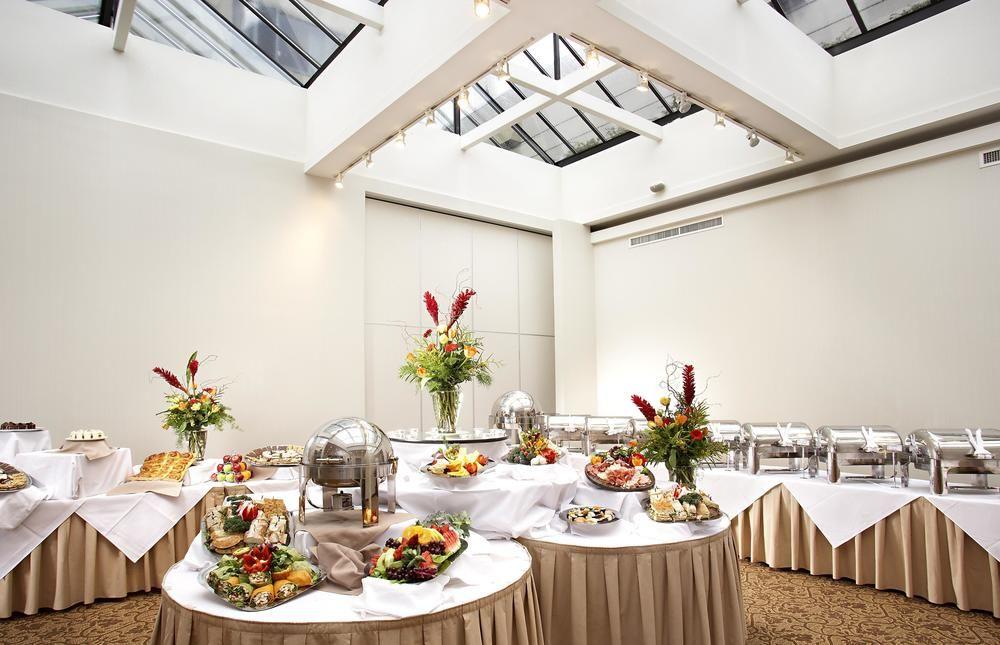 Sheraton Vancouver Guildford Hotel Surrey Bagian luar foto