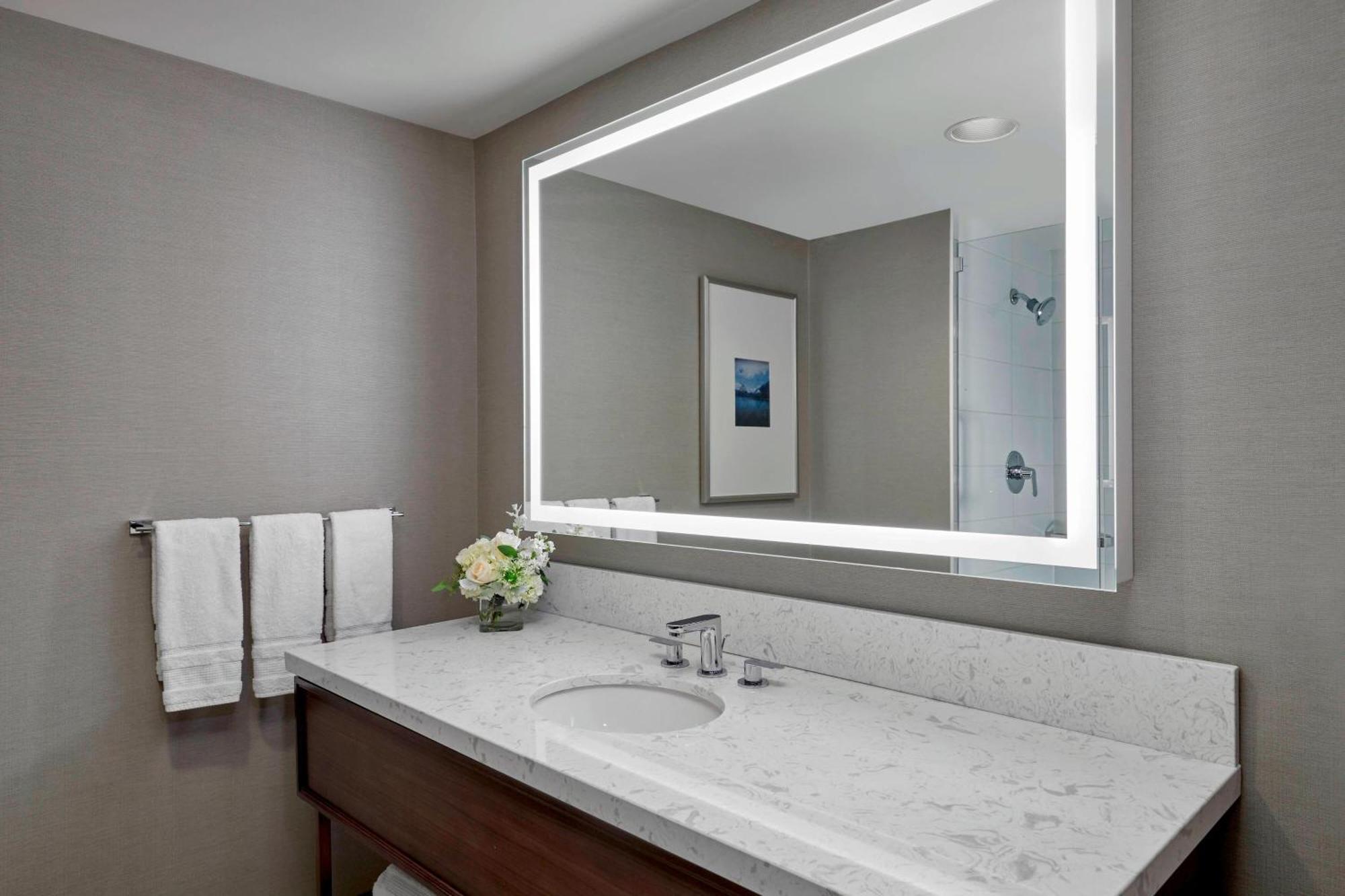 Sheraton Vancouver Guildford Hotel Surrey Bagian luar foto