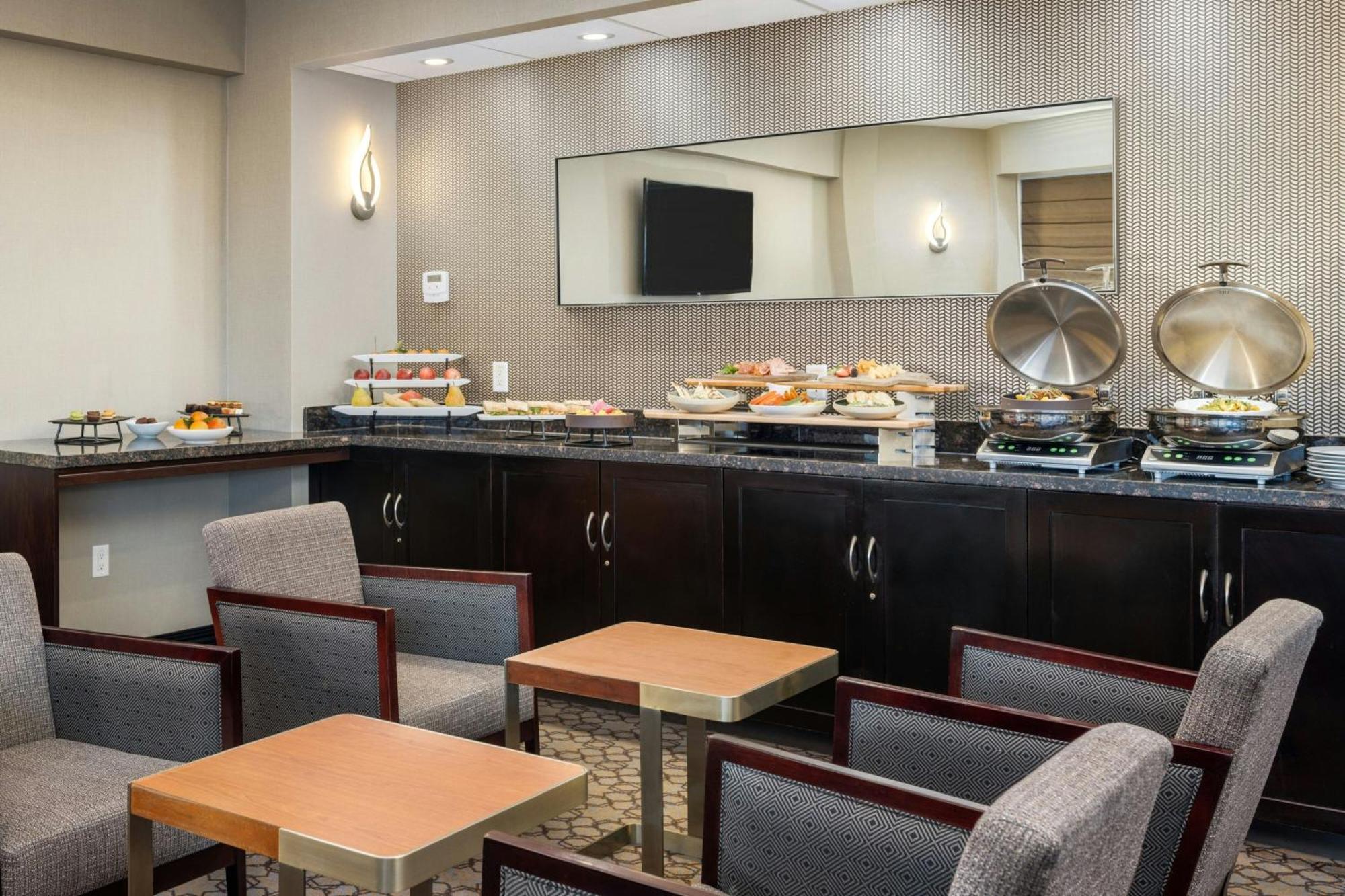 Sheraton Vancouver Guildford Hotel Surrey Bagian luar foto
