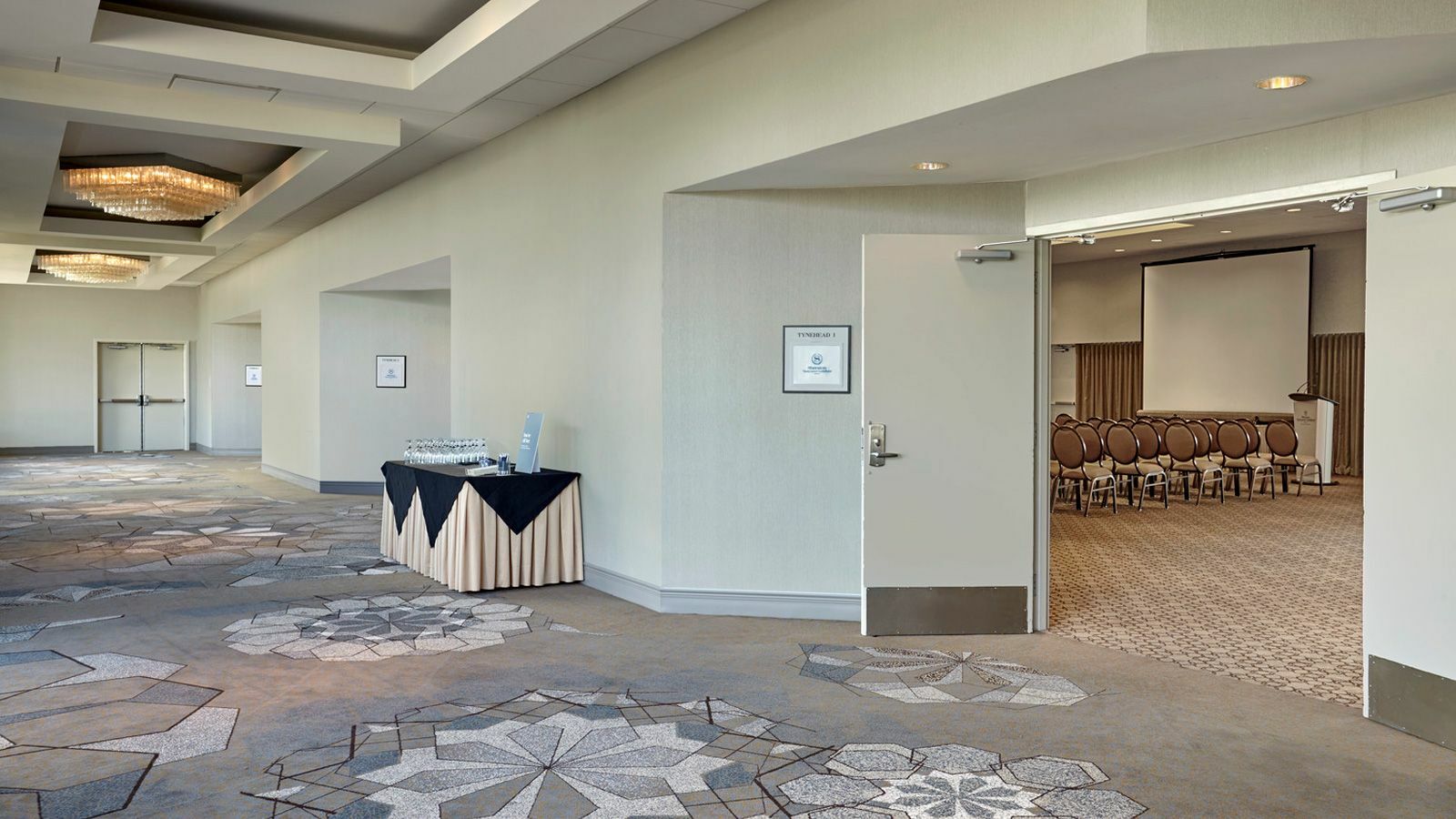 Sheraton Vancouver Guildford Hotel Surrey Bagian luar foto